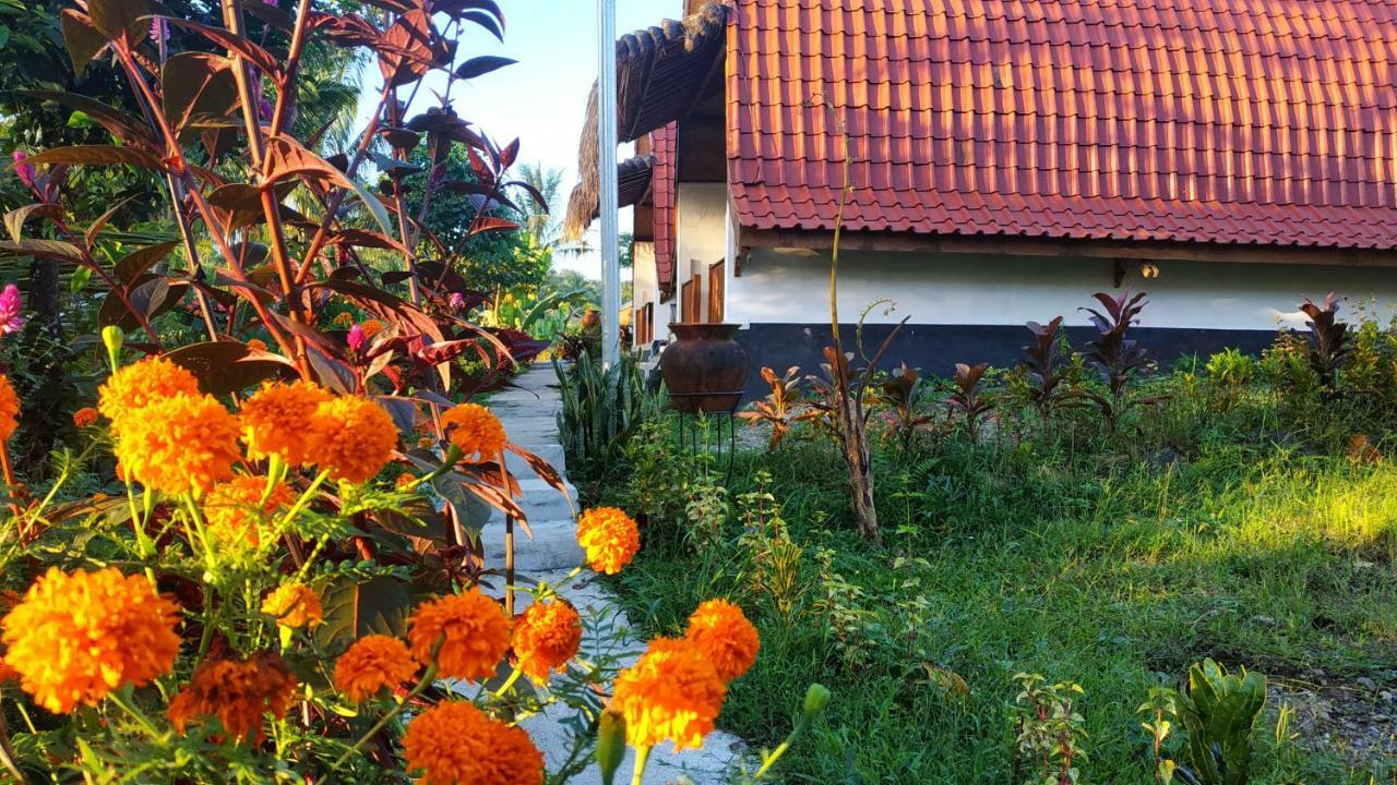テテバトゥBale Kembang Kuningアパートメント エクステリア 写真