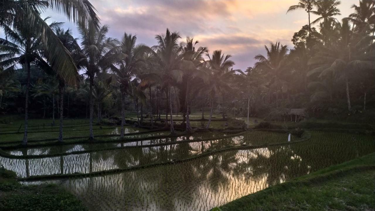 テテバトゥBale Kembang Kuningアパートメント エクステリア 写真