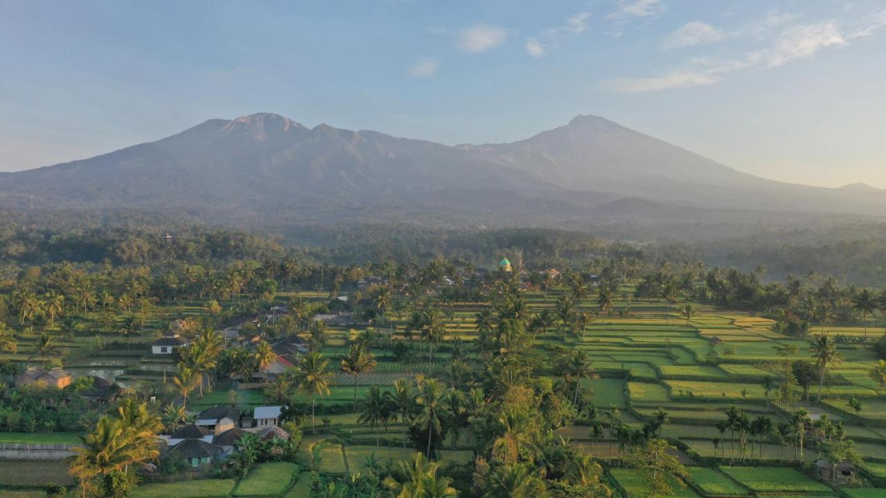 テテバトゥBale Kembang Kuningアパートメント エクステリア 写真